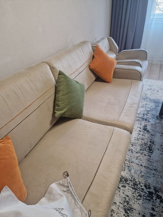 Диван и два кресла