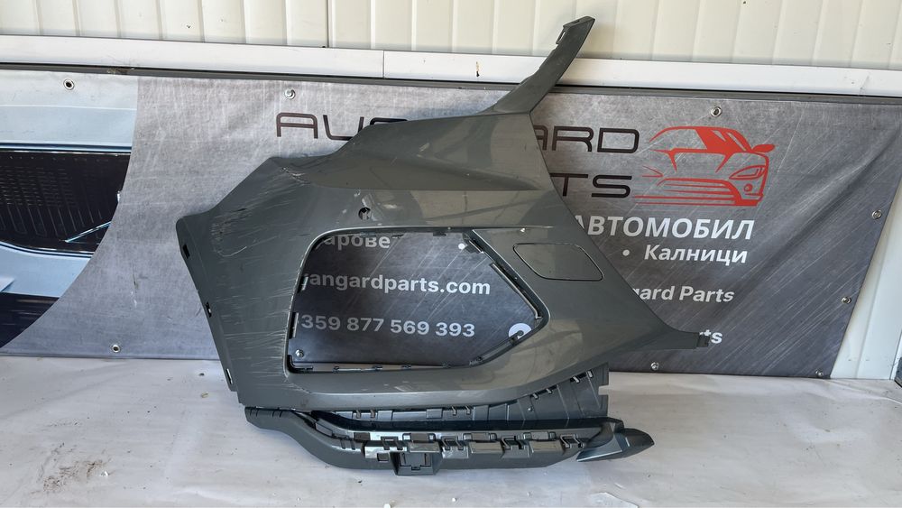 Дясна част броня за халоген Audi Q3 2018-