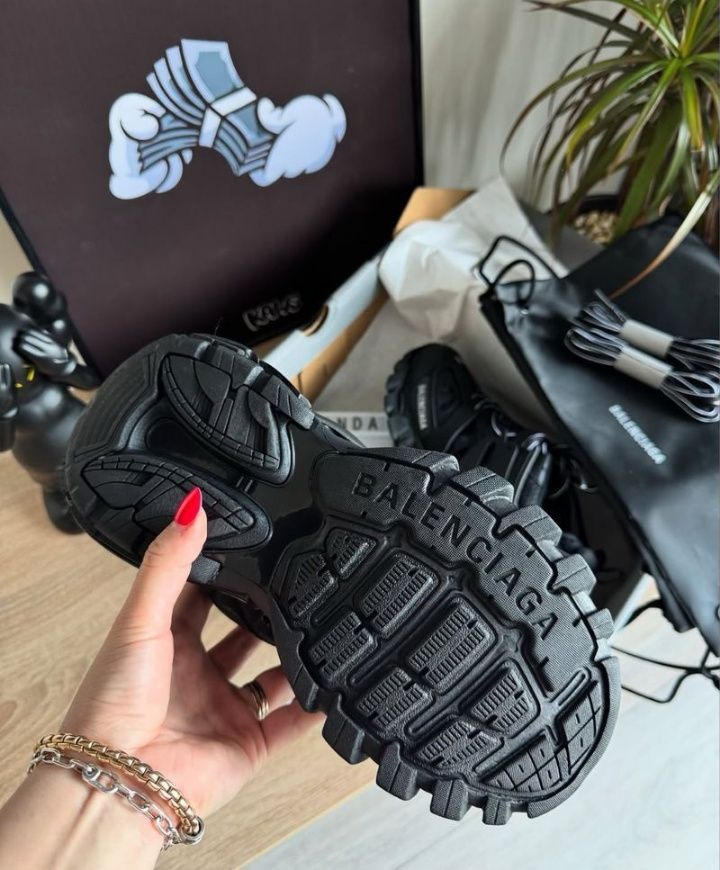 Balenciaga Track