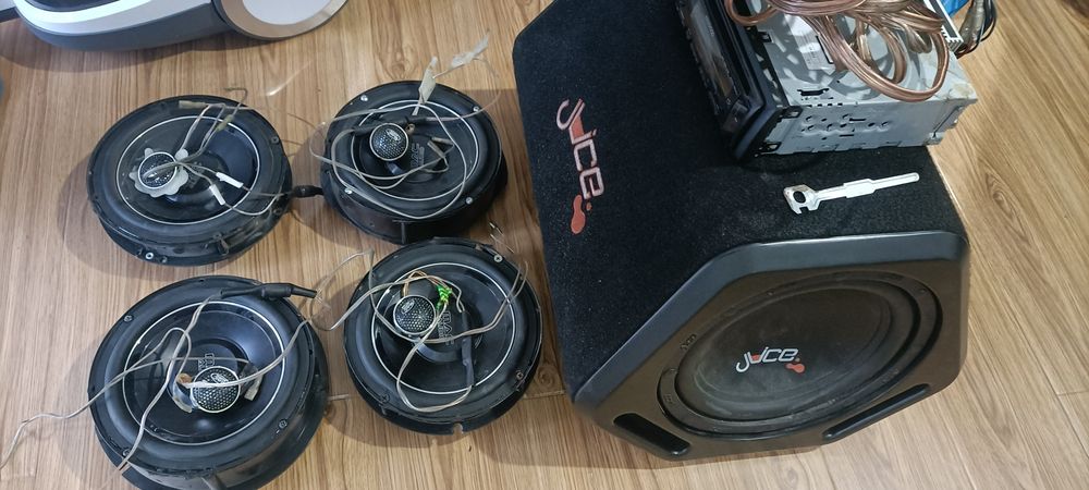 Volkswagen Golf 4 - sistem complet audio