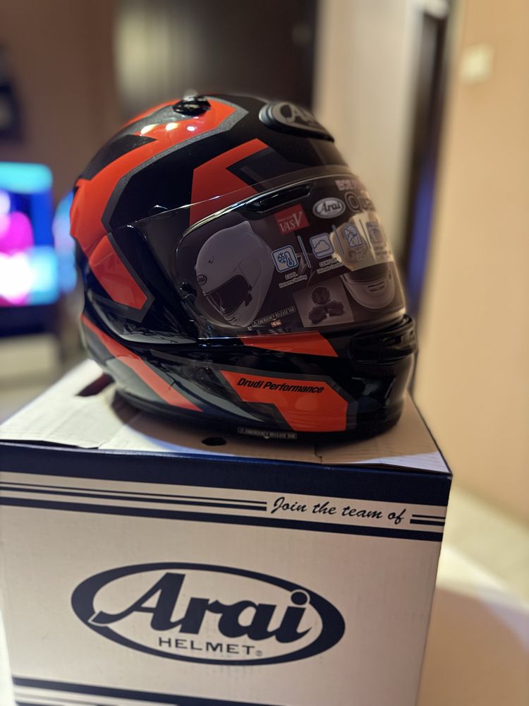 Каска Arai Quantic Robotik red S