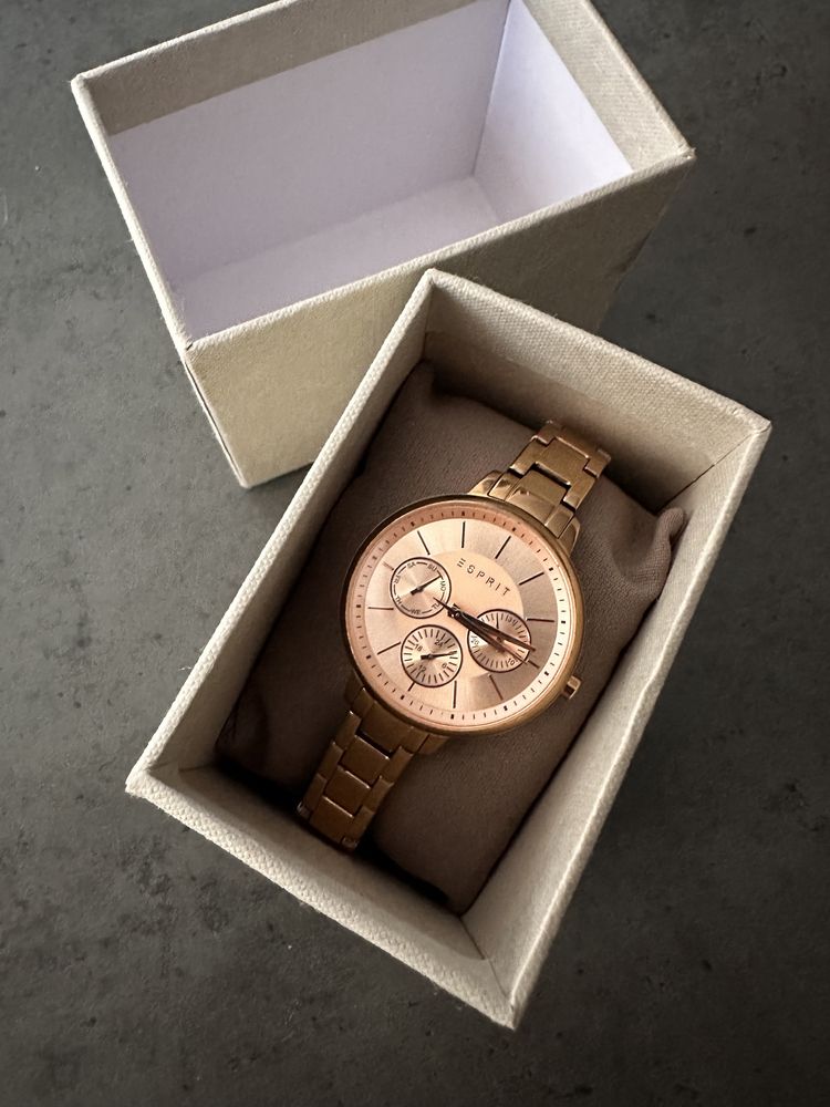 Esprit часовник, цвят gold, wateresistant 5ATM