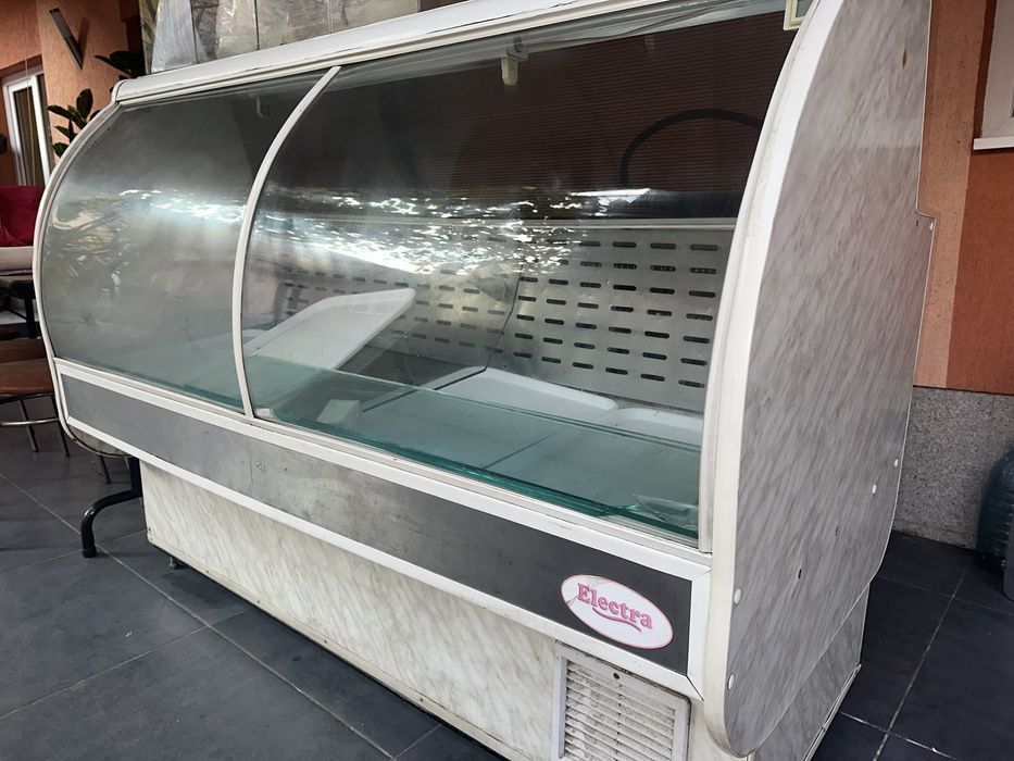 Vând vitrină frigorifică Electra