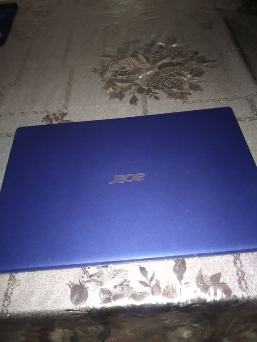 Noutbuk sotiladi Acer