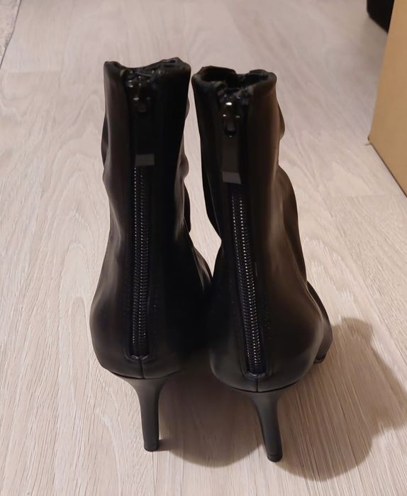 Cizmulite dama nr 37 - Stradivarius