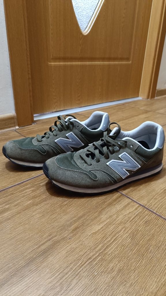 Adidași new balance 373