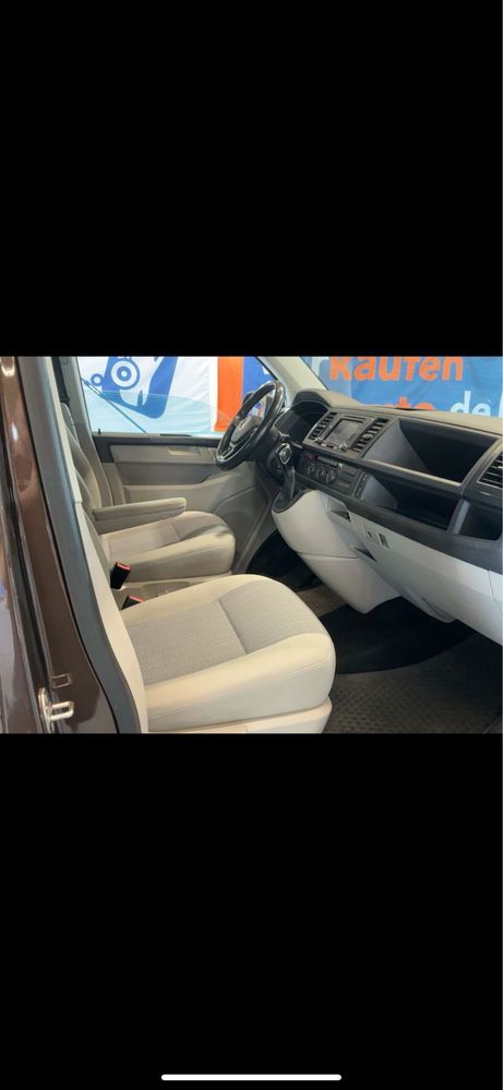 Autoturism 8 locuri de inchiriat