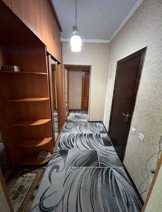 Срочно продается квартира 2/2/9 Юнусабад 11,  вдоль дороги