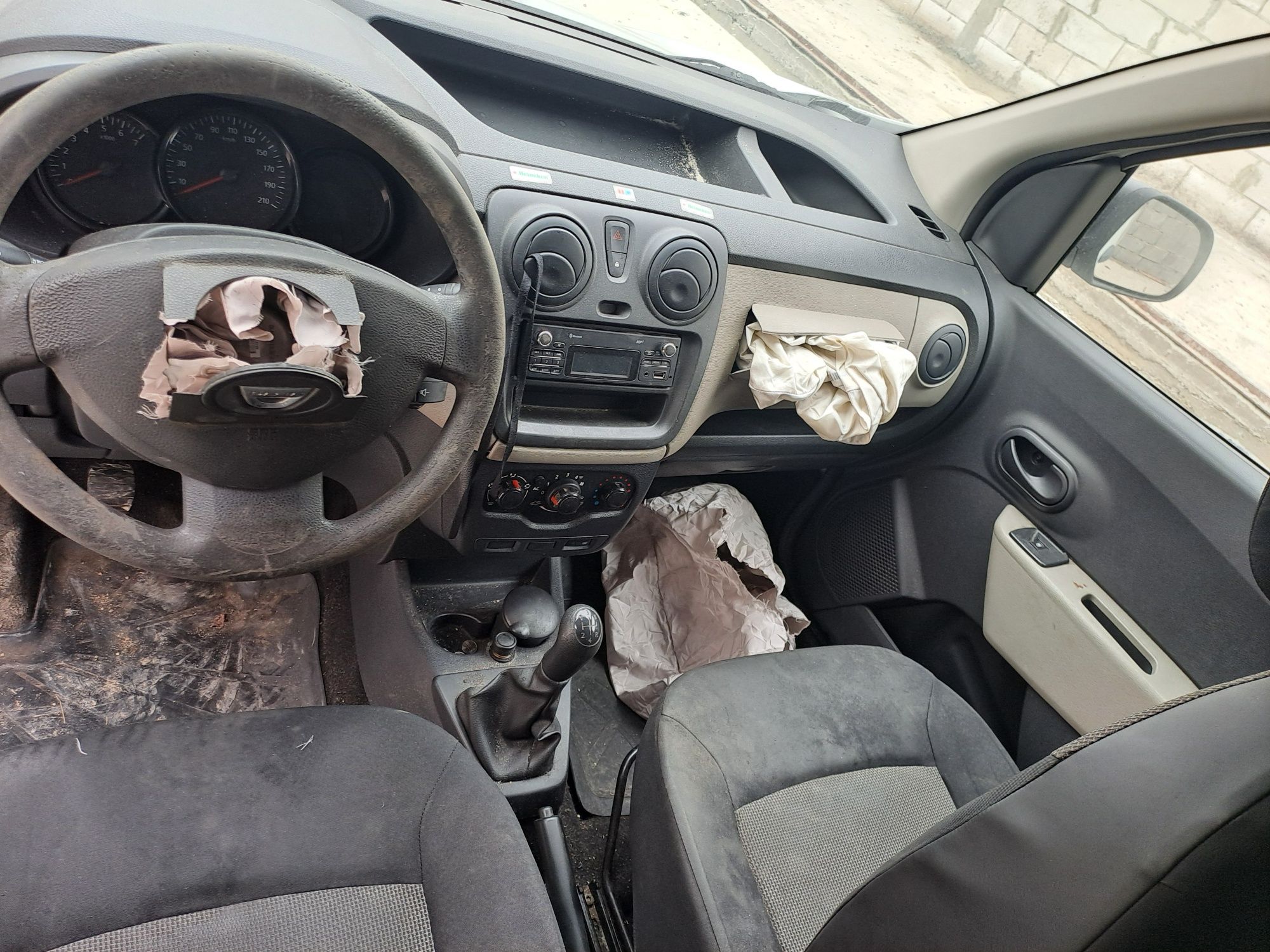 Dezmembrez Dacia Dokker  cod motor K9K-c6