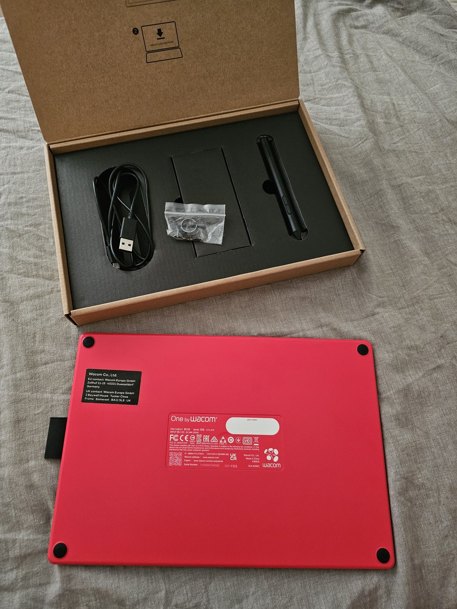 Графичен таблет One by Wacom Medium CTL-672, Червен