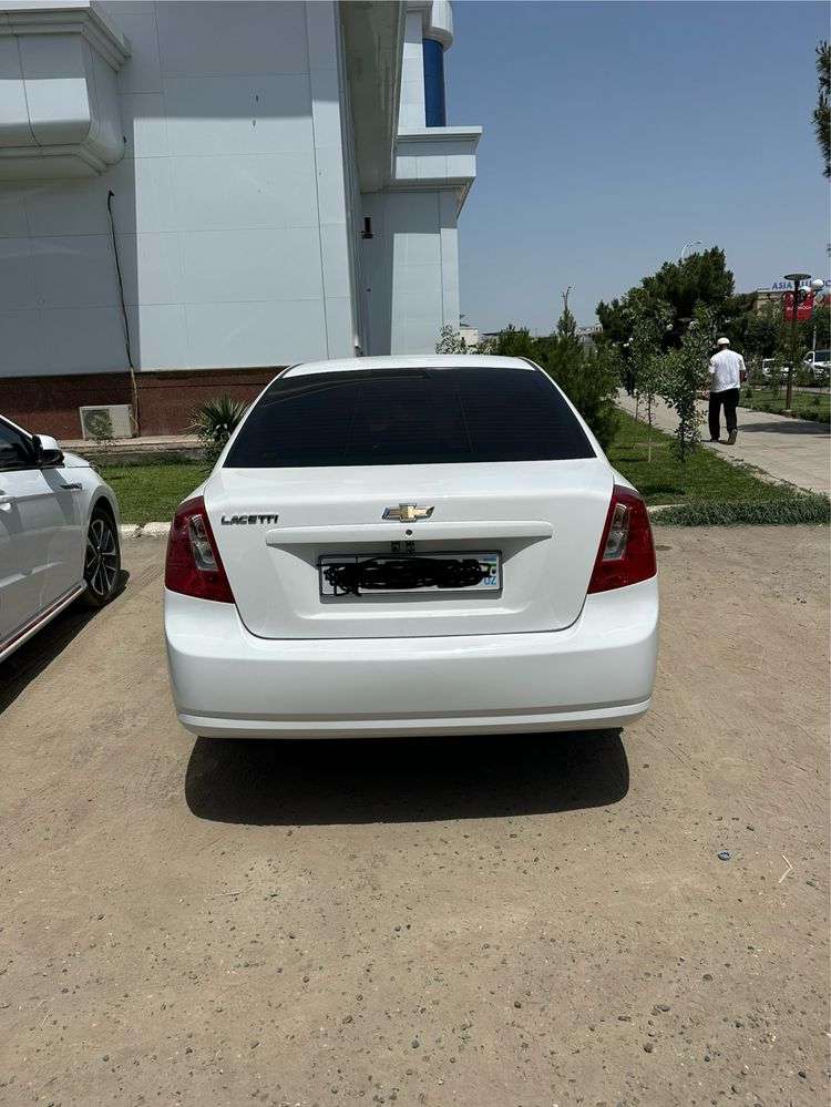 Chevrolet gentra  sotiladi срочний