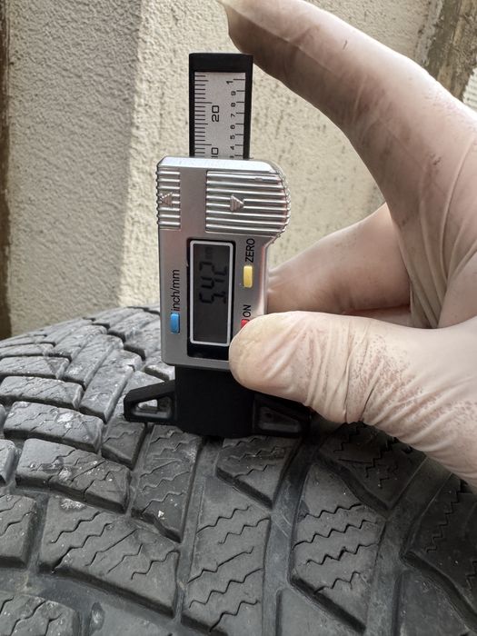 Anvelope iarna Bridgestone  225/50/18