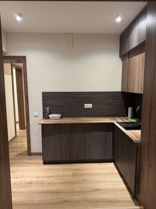 Продаётся офис вторичный фонд. 
Ц4. Метро Абдллы Кадери 

3/1/4