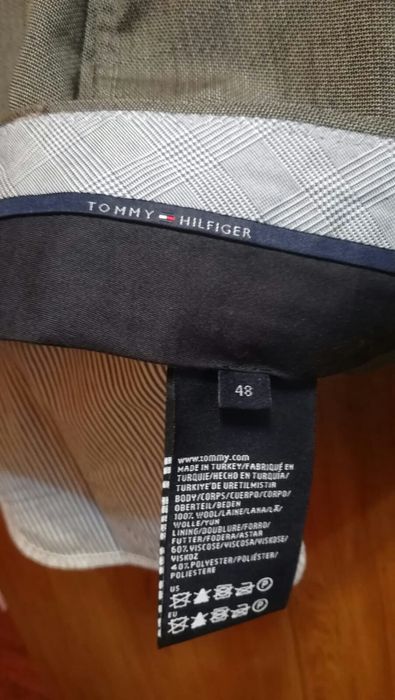 Pantaloni Tommy Hilfiger de stofă 100% lână