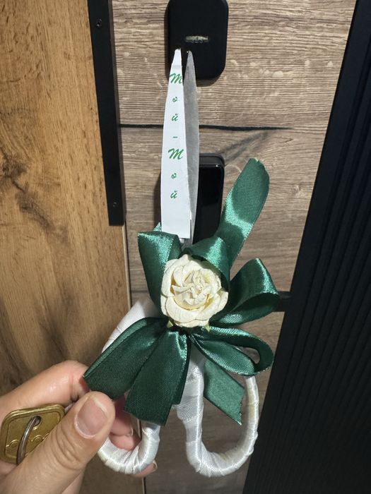 Ак жол с ножницами