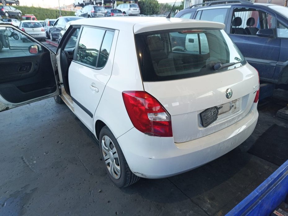Dezmembrez skoda fabia 2 facelift