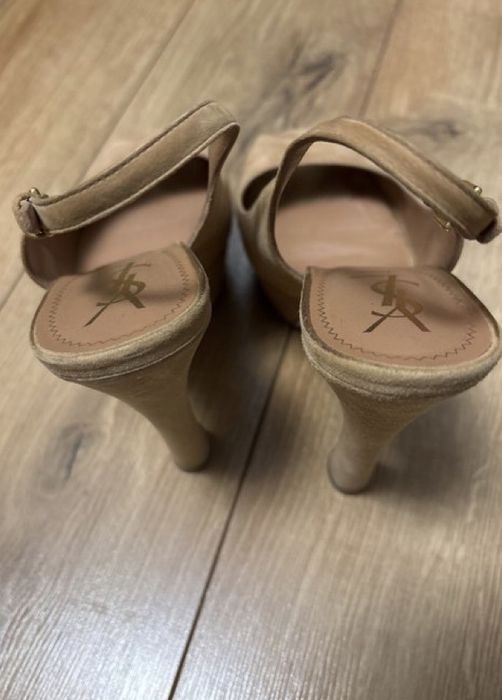 Tocuri Yves Saint Laurent