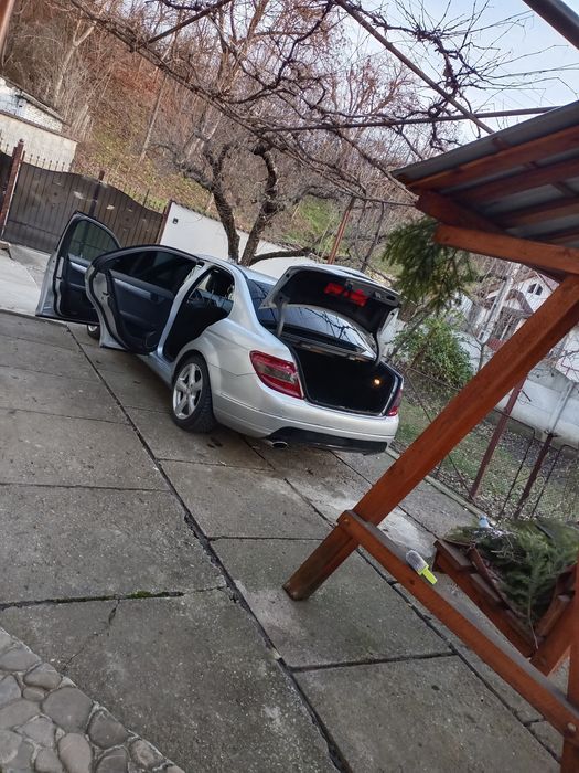 Mercedes-Benz C220