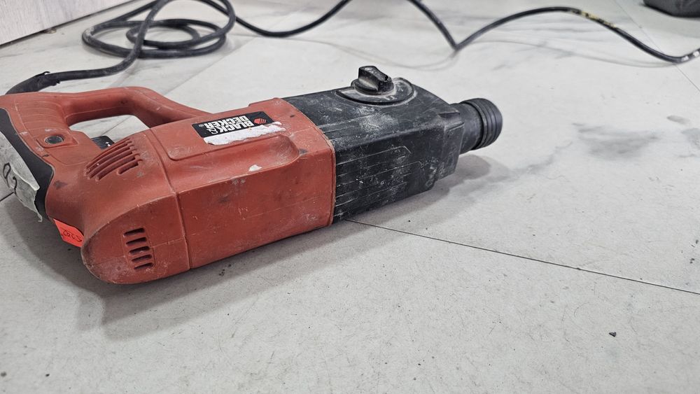 Перфоратор електрически Black & Decker KD650 /600W/