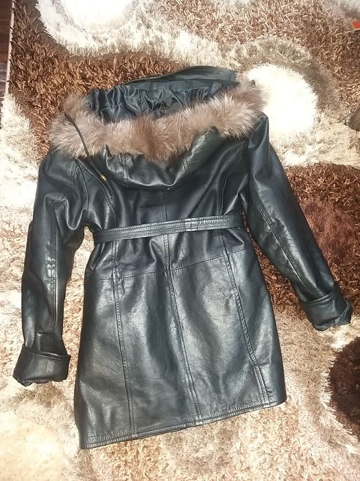 Geaca de piele cu blana naturală