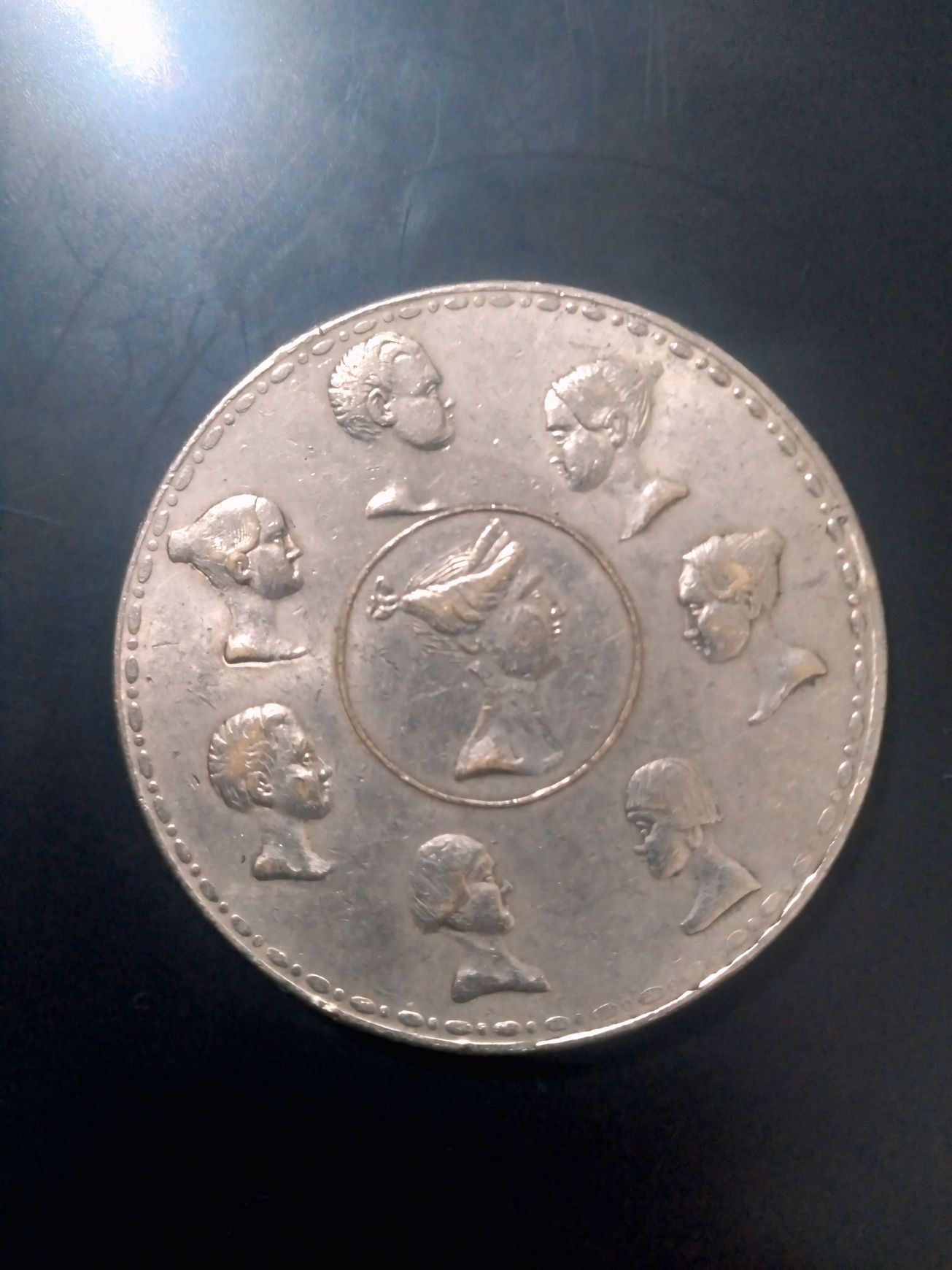 Sotiladi: Eski Rossiya imperiyasi tangasi

Nominal: 1 Rubl

Yili: 1