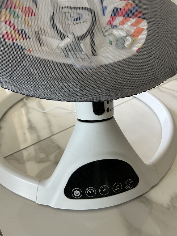 Leagan electric bebe cu Bluetooth