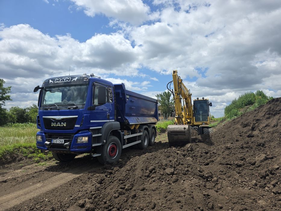 Beton concasat / drumuri / piatră/ compactor