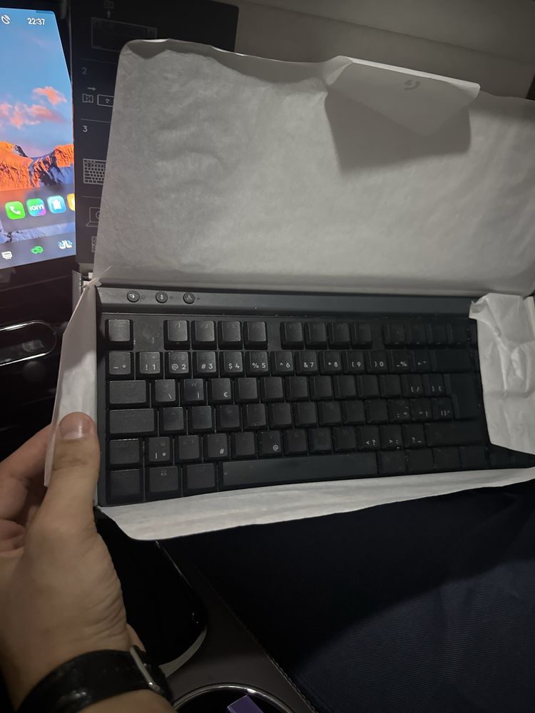 Клавиатура Logitech G515