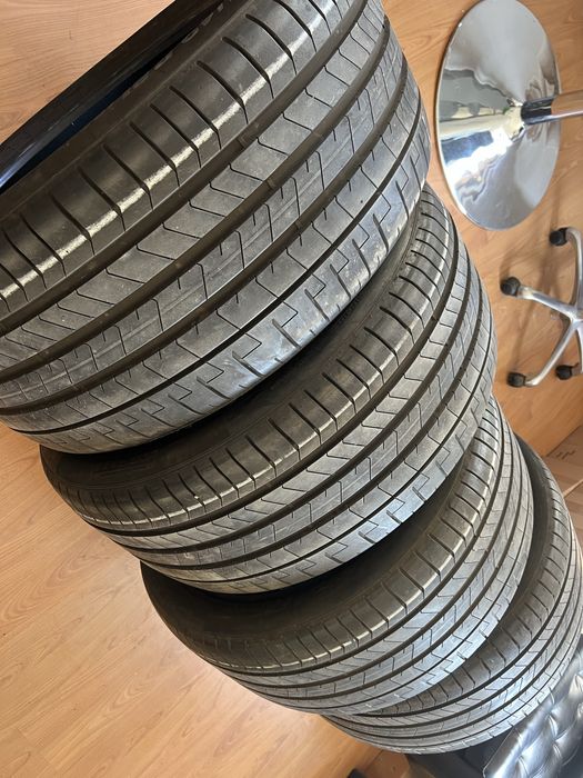 Anvelope Vara NOI Porsche Cayenne E-Hyb Pirelli  285 45 21 & 315 35 21