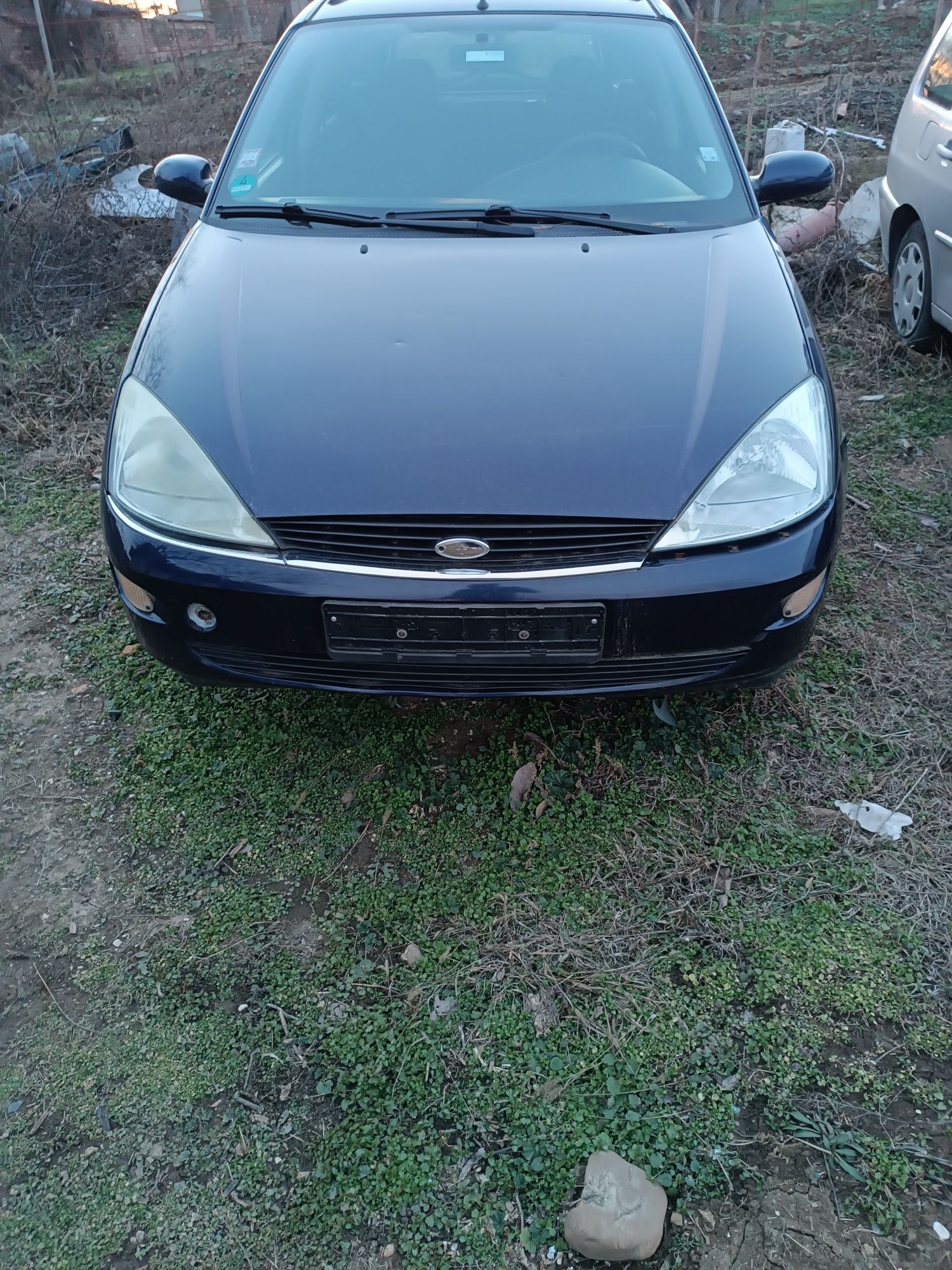 Ford Focus 1.6i бензин на Части