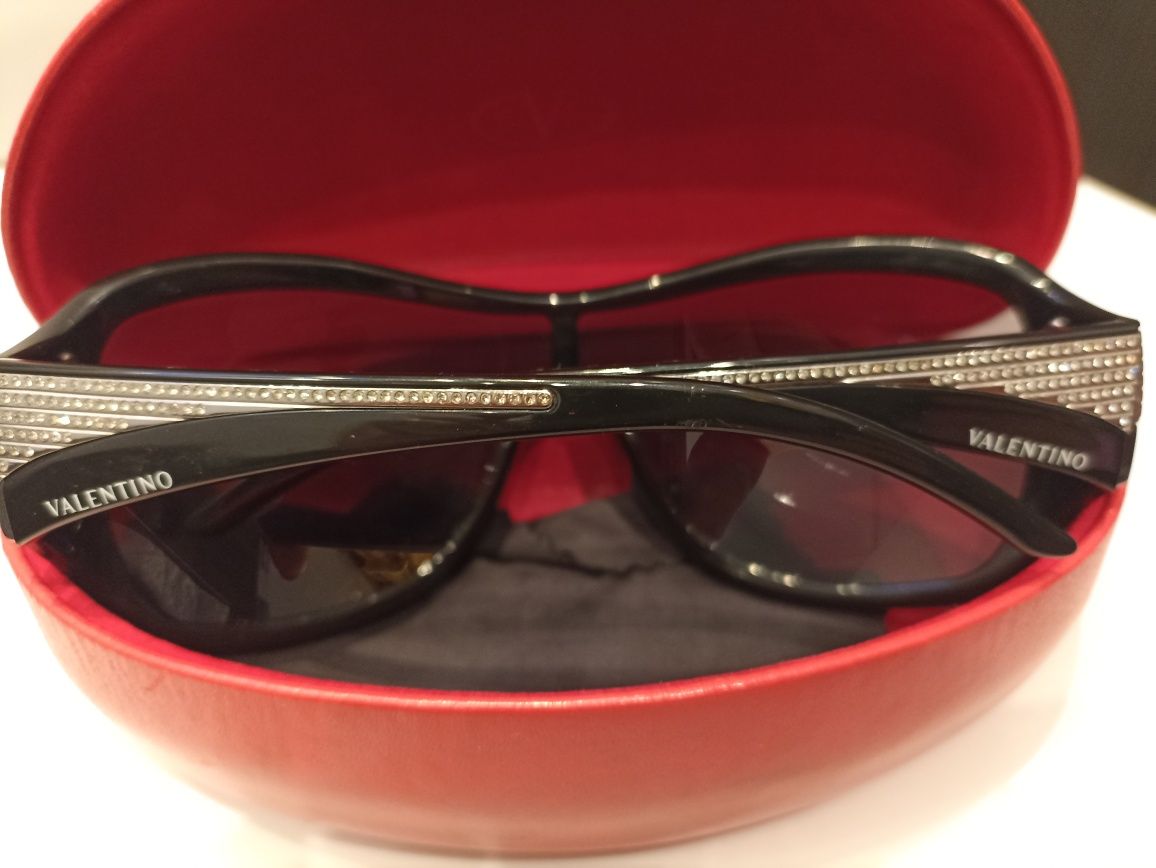 Дамски слънчеви очила Valentino черни