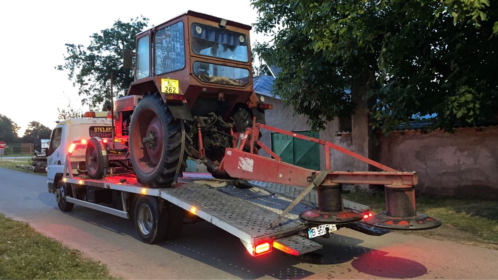 Tractari auto moto Transport dube utilaje rulote Platforma auto