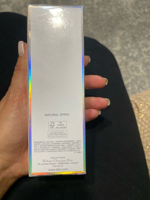 Продаеться парфюм