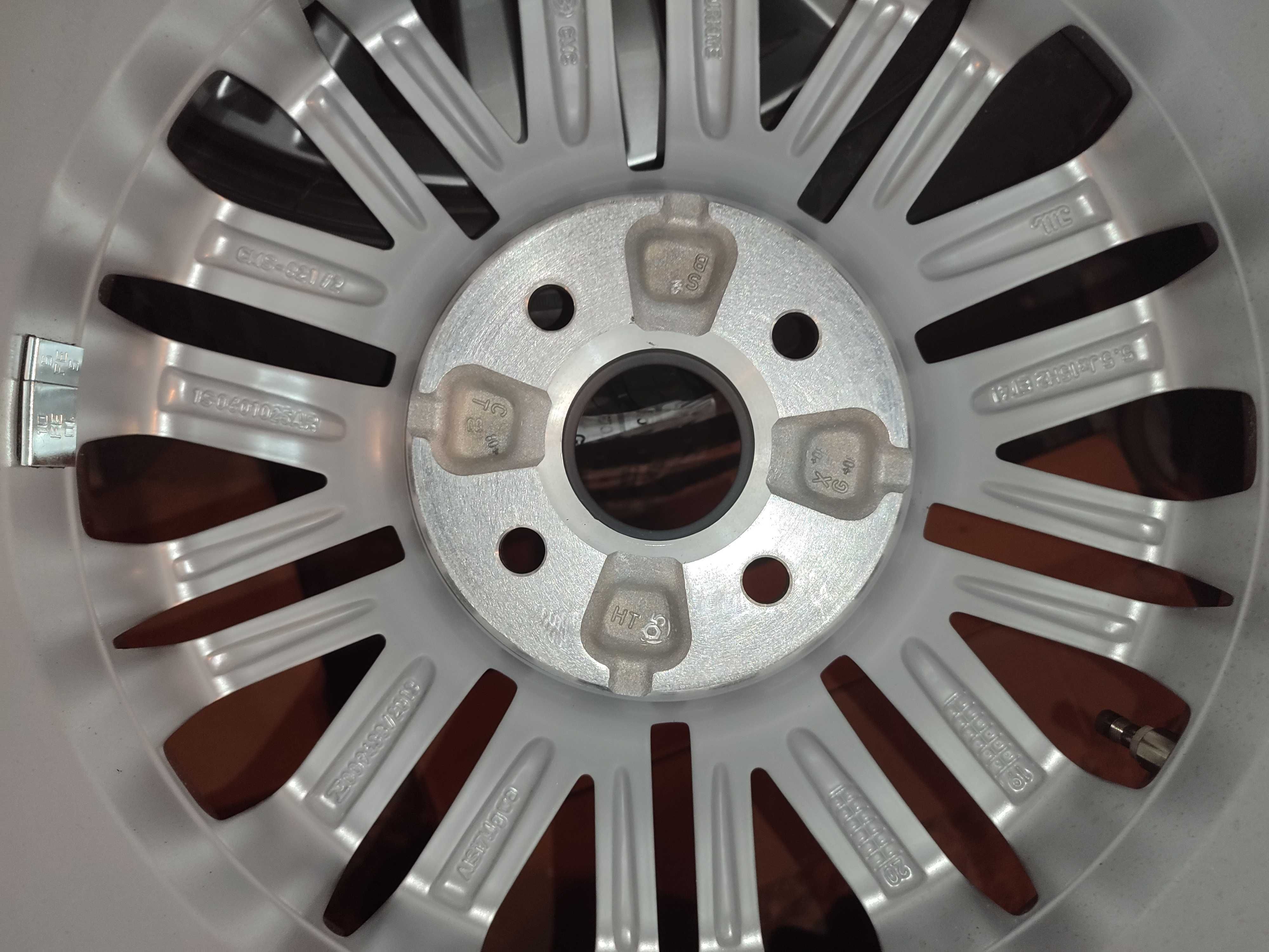 Джанти за VW Up 5,5Jx15 ET40+гуми Goodyear 185/55/15 86V+ц. капачки.