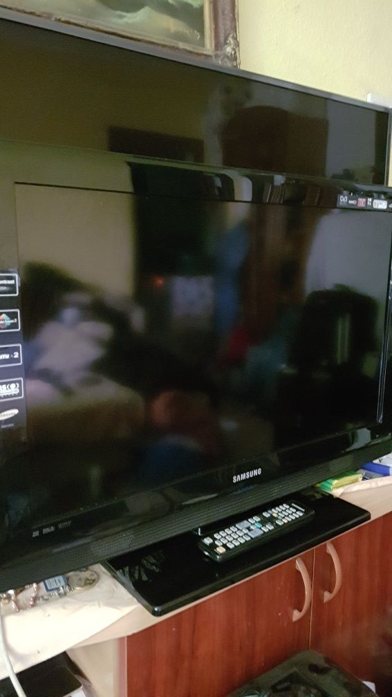 Televizor Samsung 81cm cu telecomanda