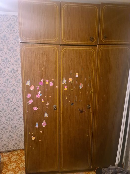 Продам срочно шкаф
