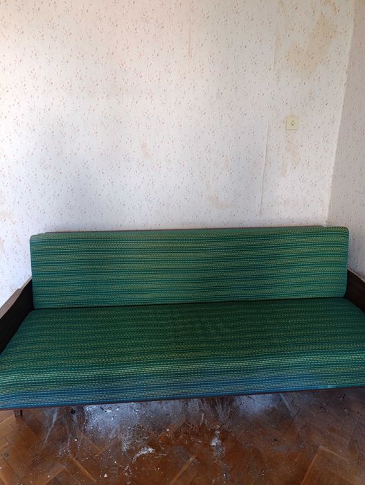 Старо канапе за спане