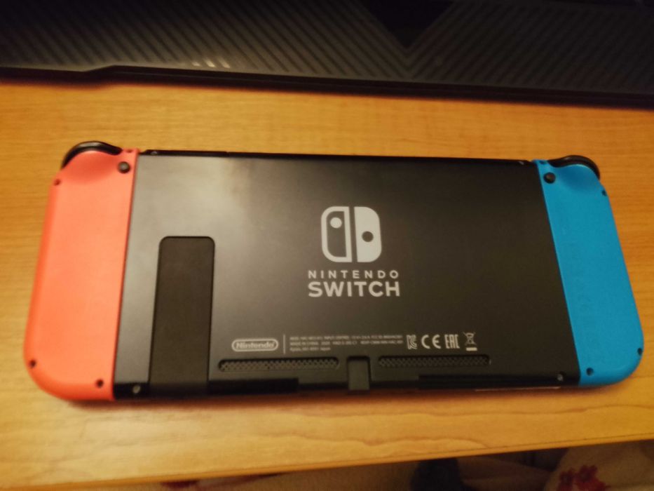 Nintendo Switch + controller