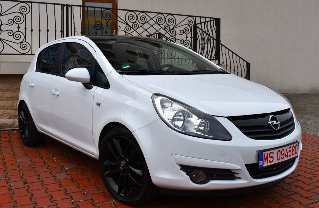 Opel Corsa~Colour Edition~1.4 Benzină~163 000 km~2011~Euro 5~FF Dotat