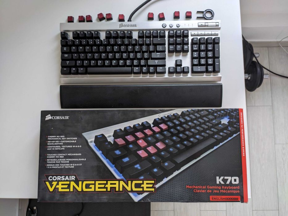 Tastatura gaming Corsair Vengeance K70 defecta