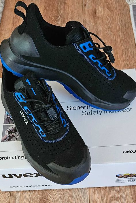 Bocanci de munca cu protectie UVEX