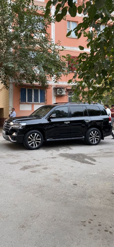Toyota 200 sotiladi