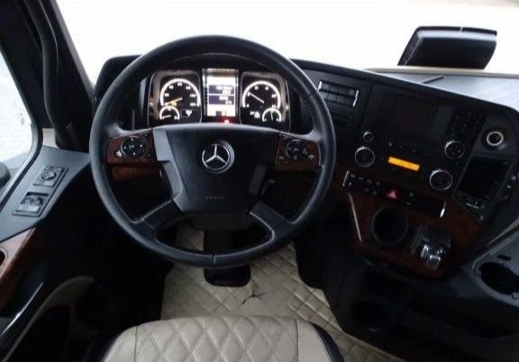 Mercedes-Benz 2015yil