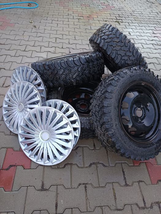 Vând jenți și cauciucuri dacia duster 4x4 affroad