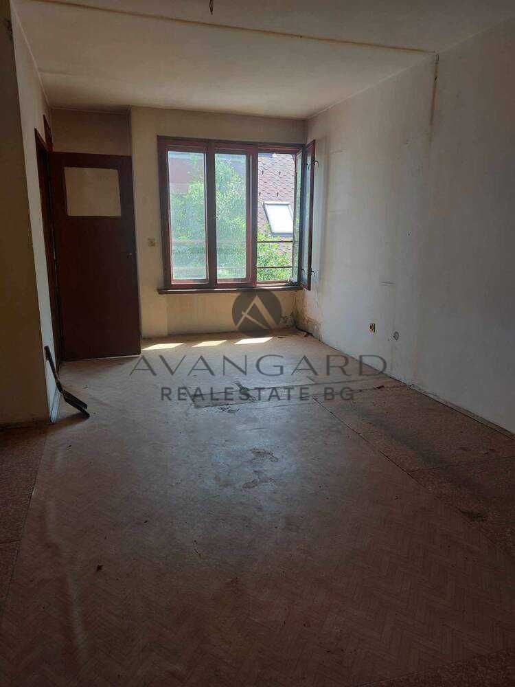 Продава се Тристаен апартамент в Пловдив, Кючук Париж - 66 кв.м за 1778 €/кв.м - Снимка #3