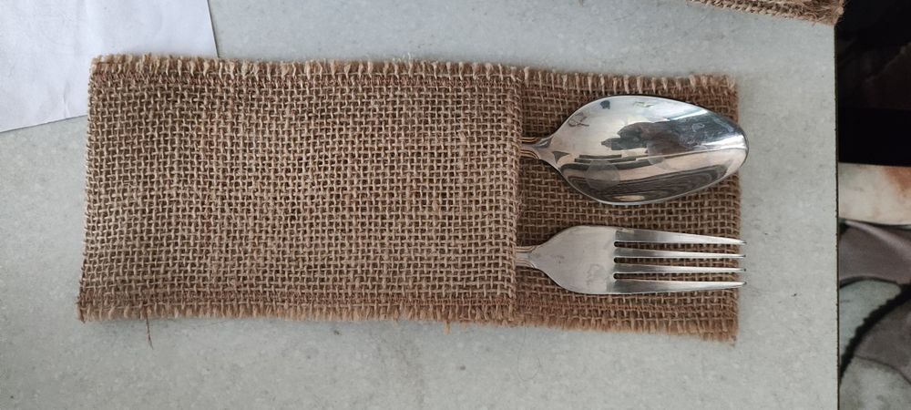 Куверты,кармашки,чехлы для столовых приборов