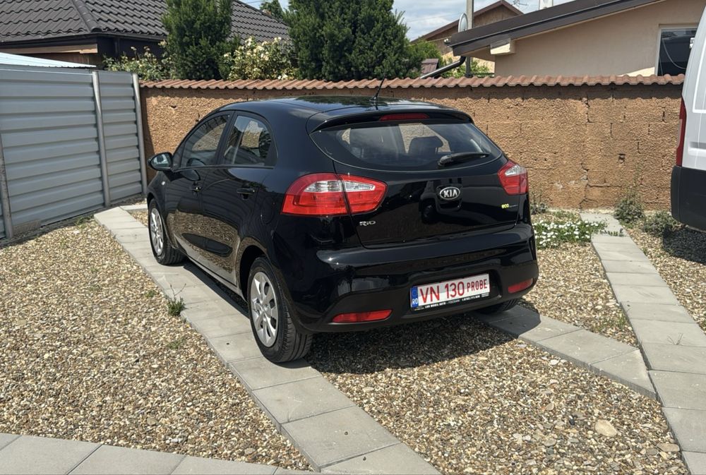 KIA RIO III Hatchback 2013