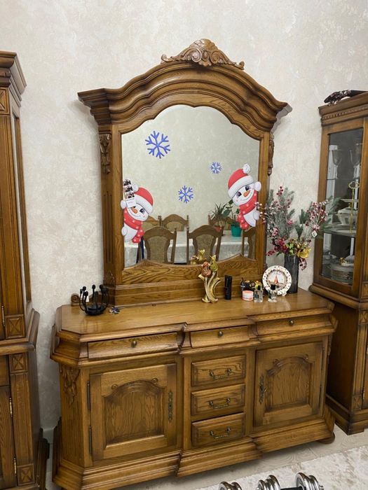 Продаеться гостин Верди сервант 2 х-3х дв серв, комод, стол