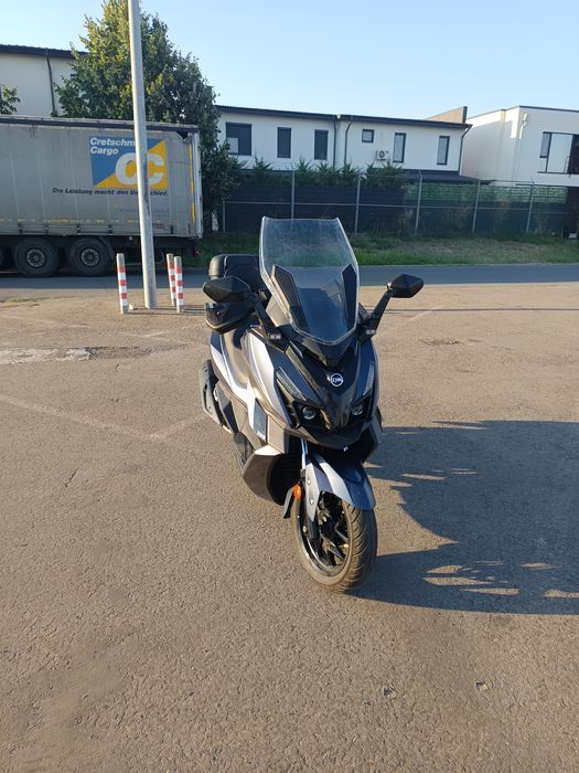 De vânzare scuter/ motociclu Sym/Cruisym 300 E5