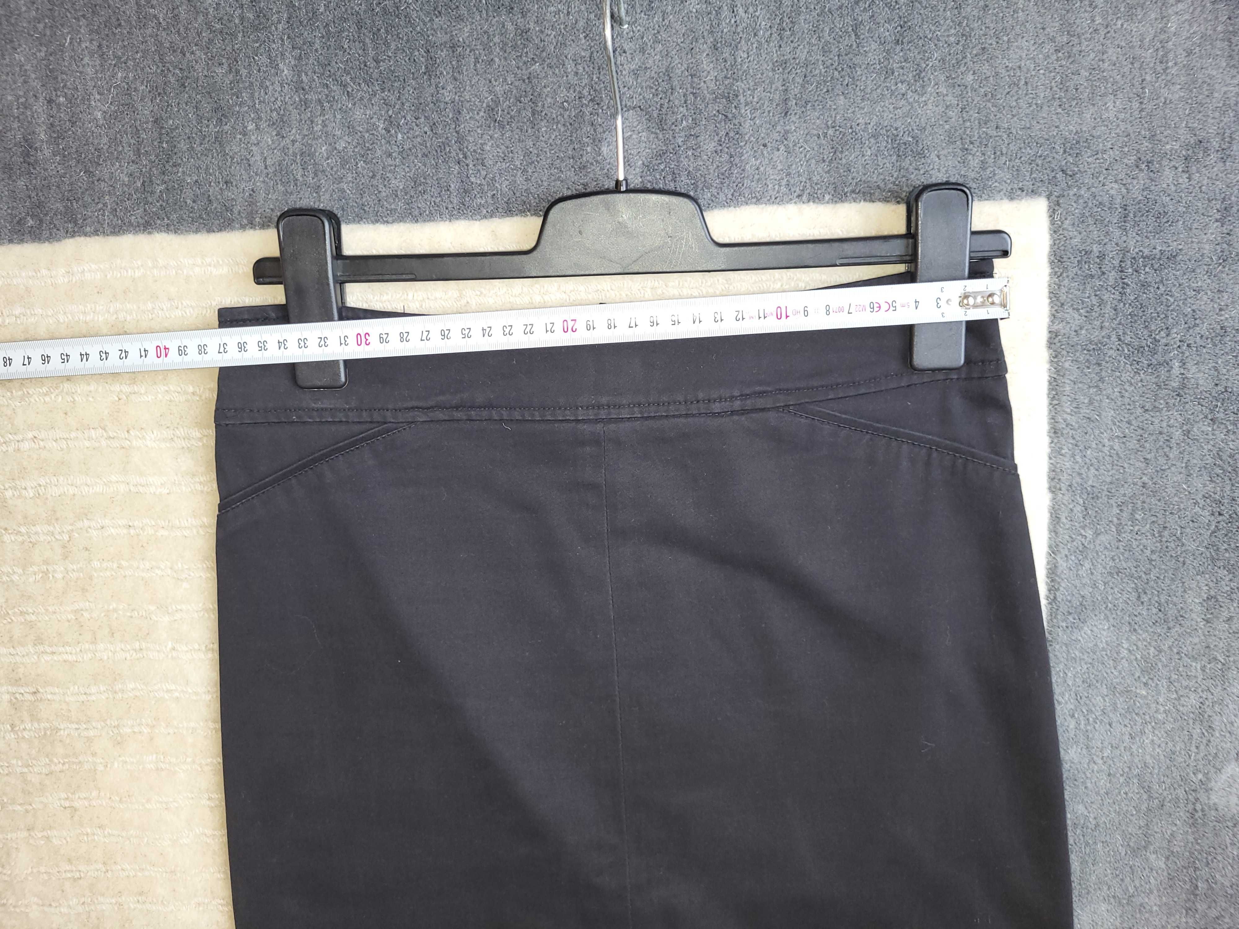 Fusta simpla, material placut si catifelat, mar 38 (S/M), talie joasa